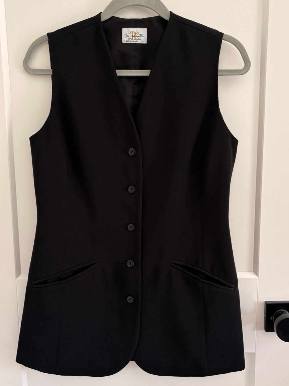 Town & Country Women's Black Tailored Vest Size 4